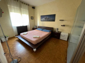 impeccable 3 bedroom house up to 6 people 10 minutes away from Duomo